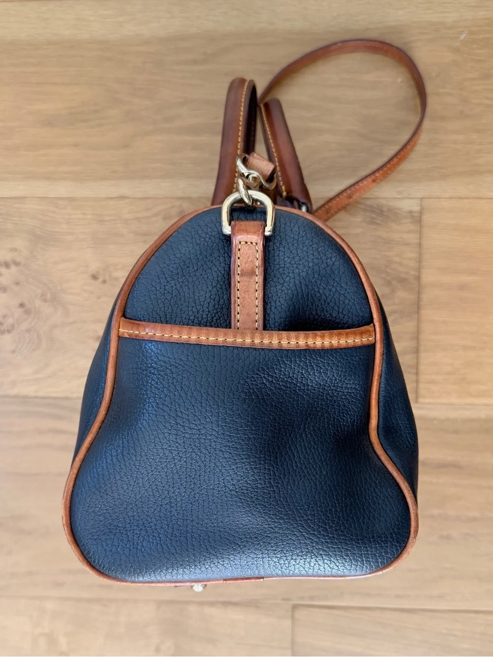 Dooney & Bourke Pebble Leather Duffle Satchel Bag Black Tan Medium Classic Prep